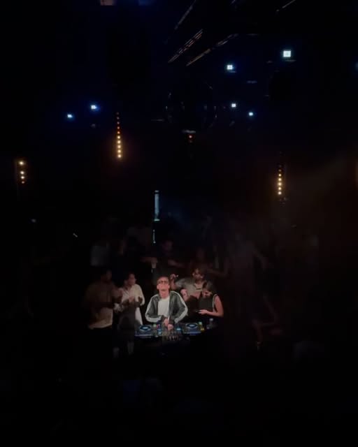 LEEROY en cabine — extrait live en club